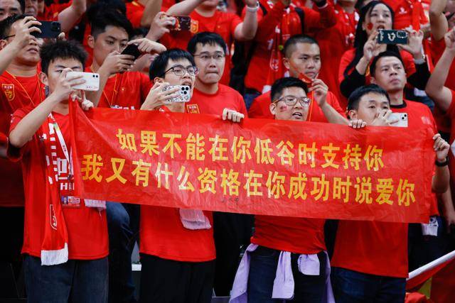 夏联-湖人险胜骑士 布朗尼再创新高砍13+5+3+2