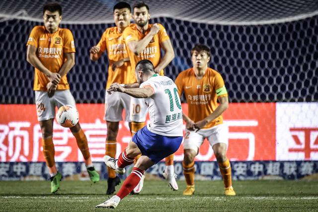 字母46+16雄鹿擒公牛5连胜 快船送奇才14连败