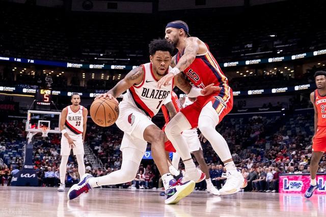 约基奇轰27+22+12亨德森30分 掘金力克开拓者